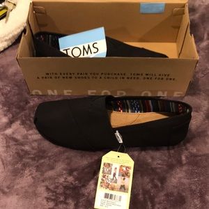 Unisex 10.5 black Toms